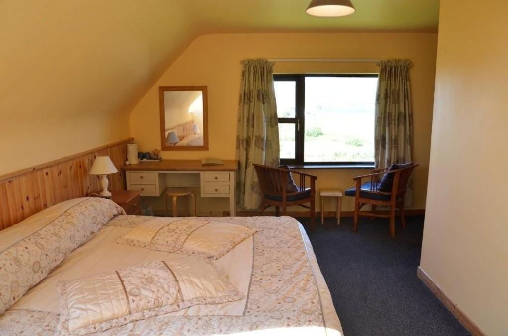 Decourcey'S Hazelbrook Farmhouse B&B Cleggan Camera foto